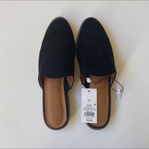 「universal thread slip-on mules」